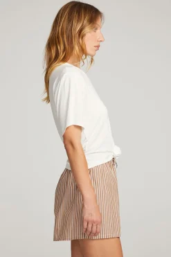 New Rosebud White Tee Women Loungewear|Tops