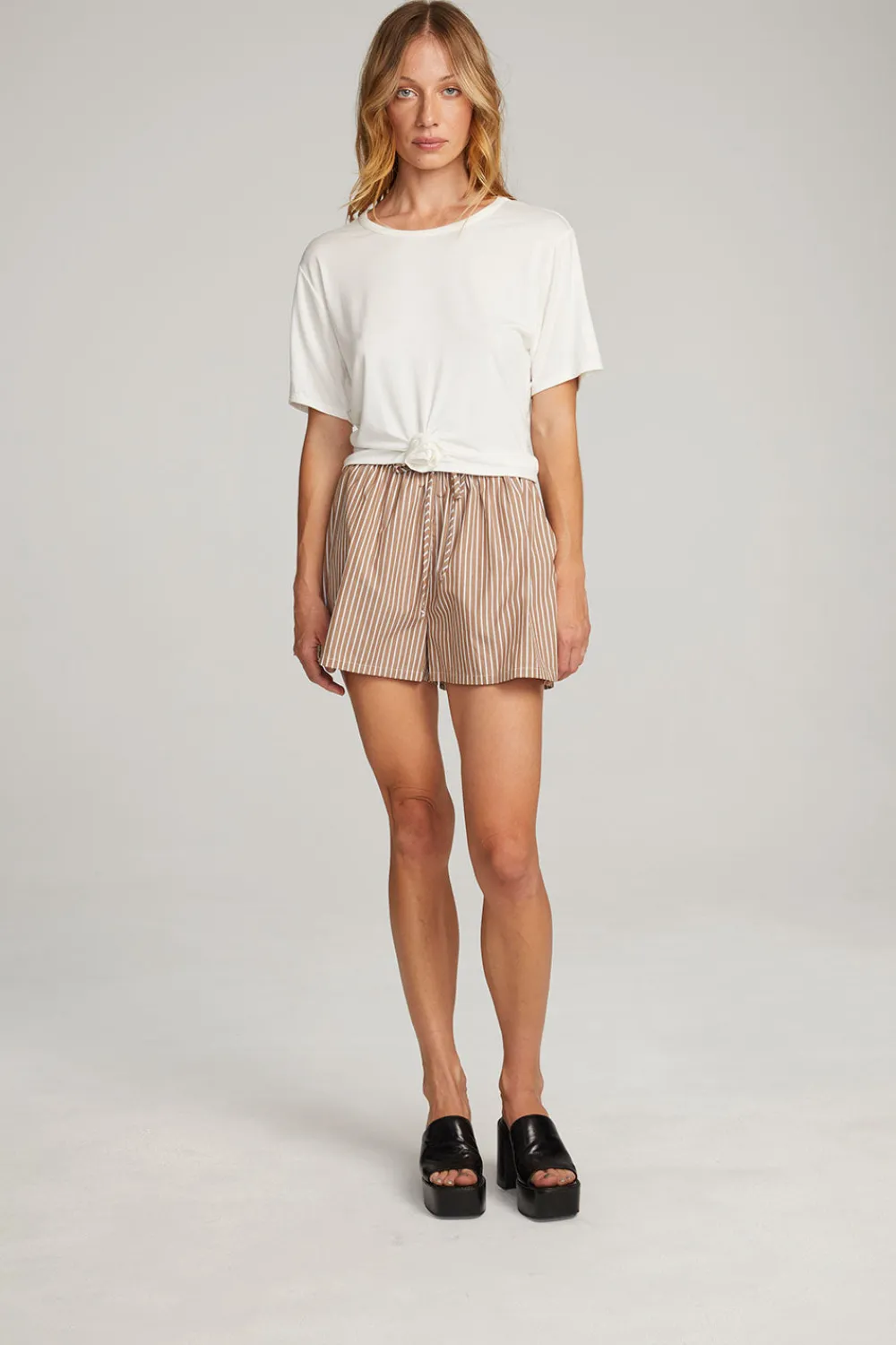 New Rosebud White Tee Women Loungewear|Tops
