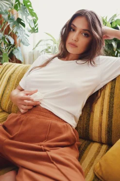 New Rosebud White Tee Women Loungewear|Tops